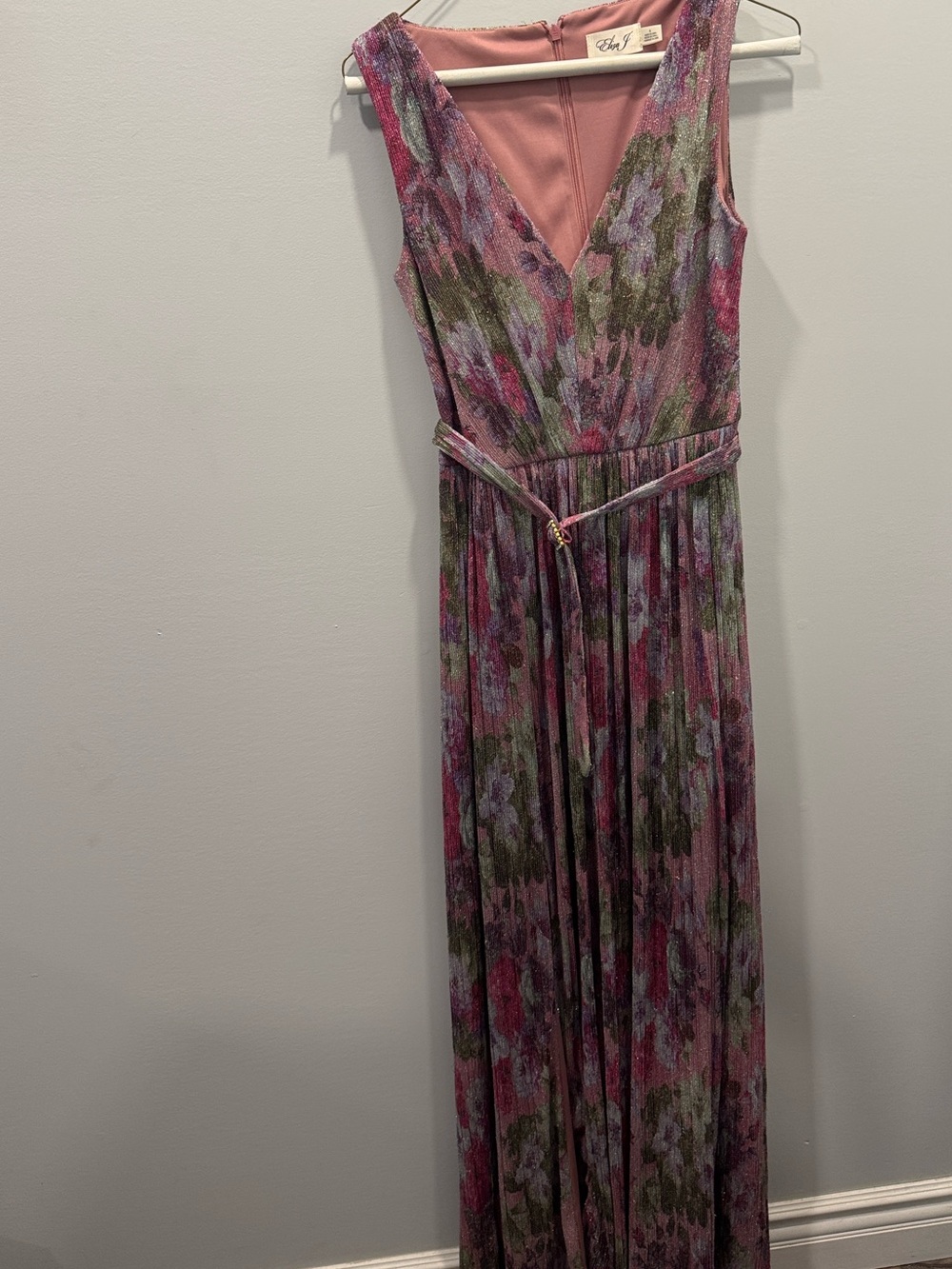 Eliza j Sleeveless Floral V-Neck Maxi Dress in Pink and Green